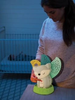 Veilleuse Projecteur Musical Renard 2 En 1 - INFANTINO Multicolore - Infantino 7 Veilleuse Projecteur Musical Renard 2 En 1 - INFANTINO Multicolore - Infantino -Meubles Pour Enfants Magasin veilleuse projecteur musical renard 2 en 1 infantino 3